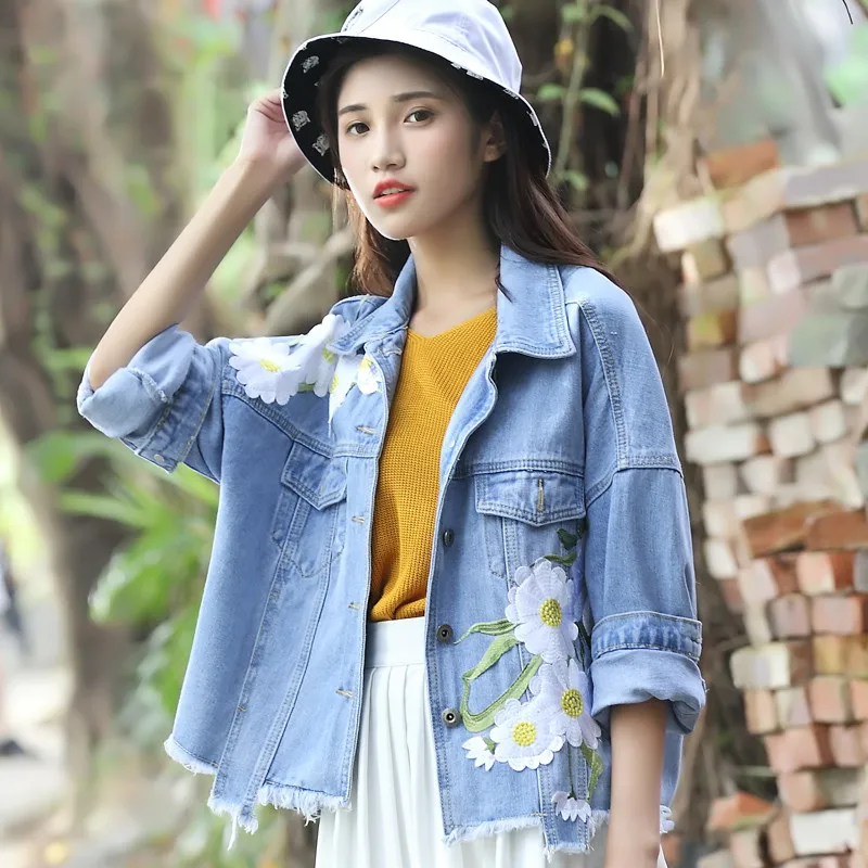 

Новинка, короткое джинсовое пальто с вышивкой, Женская демисезонная Повседневная Свободная джинсовая куртка, пальто для женщин, корейская модная Джинсовая Верхняя одежда, топы