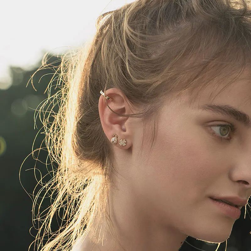 Женские серьги-гвоздики из серебра 925 пробы с фианитом | Украшения и аксессуары