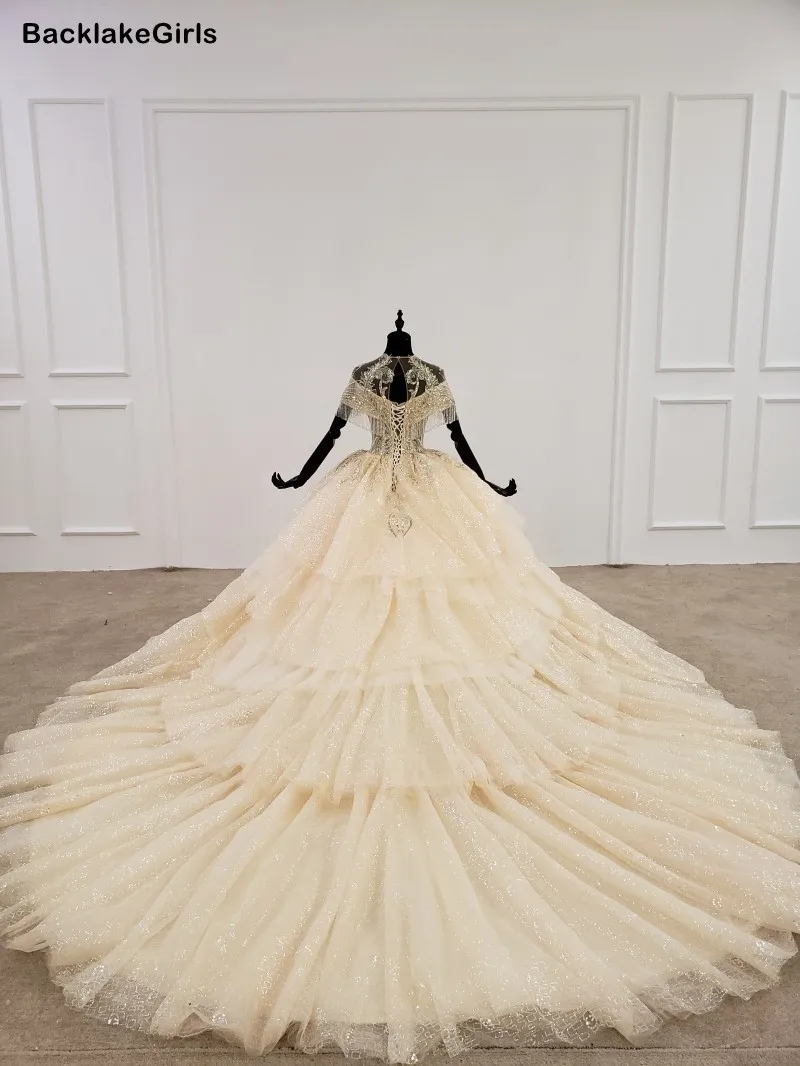 Многоуровневое свадебное платье цвета шампанского золотого на шнуровке сзади с