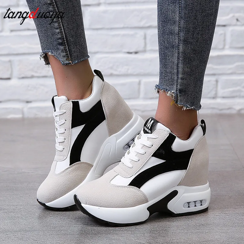 Кроссовки женские на платформе повседневная обувь танкетке красные черные 2021 |