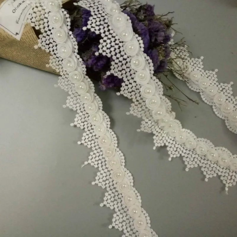 Лента с белыми блестками и цветами сливы 5 см|Кружево| |