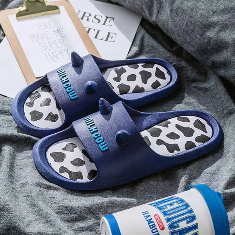 

Cartoons Designer 2021 New Summer Cows Slippers Non Slip Couple Indoor House Casual Beach PVC Qua Lity Shoes