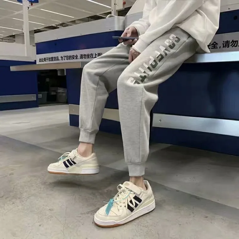 

Мужские летние новые дышащие тренировочные брюки для бега спортивные брюки в стиле хип-хоп трендовые универсальные повседневные спортивны...