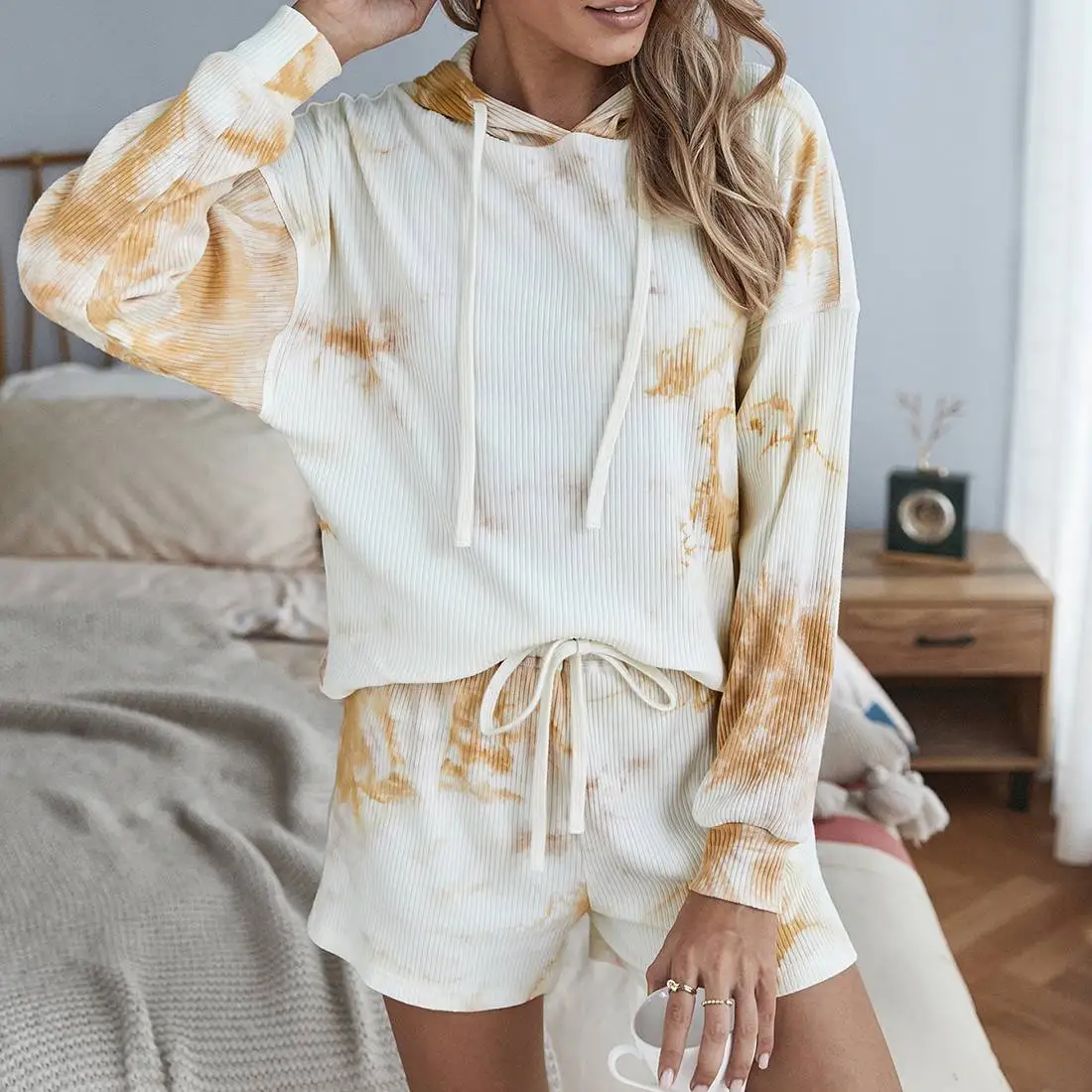 Женский комплект домашний топ с длинными рукавами и принтом красителя толстовки шорты осенние наряды