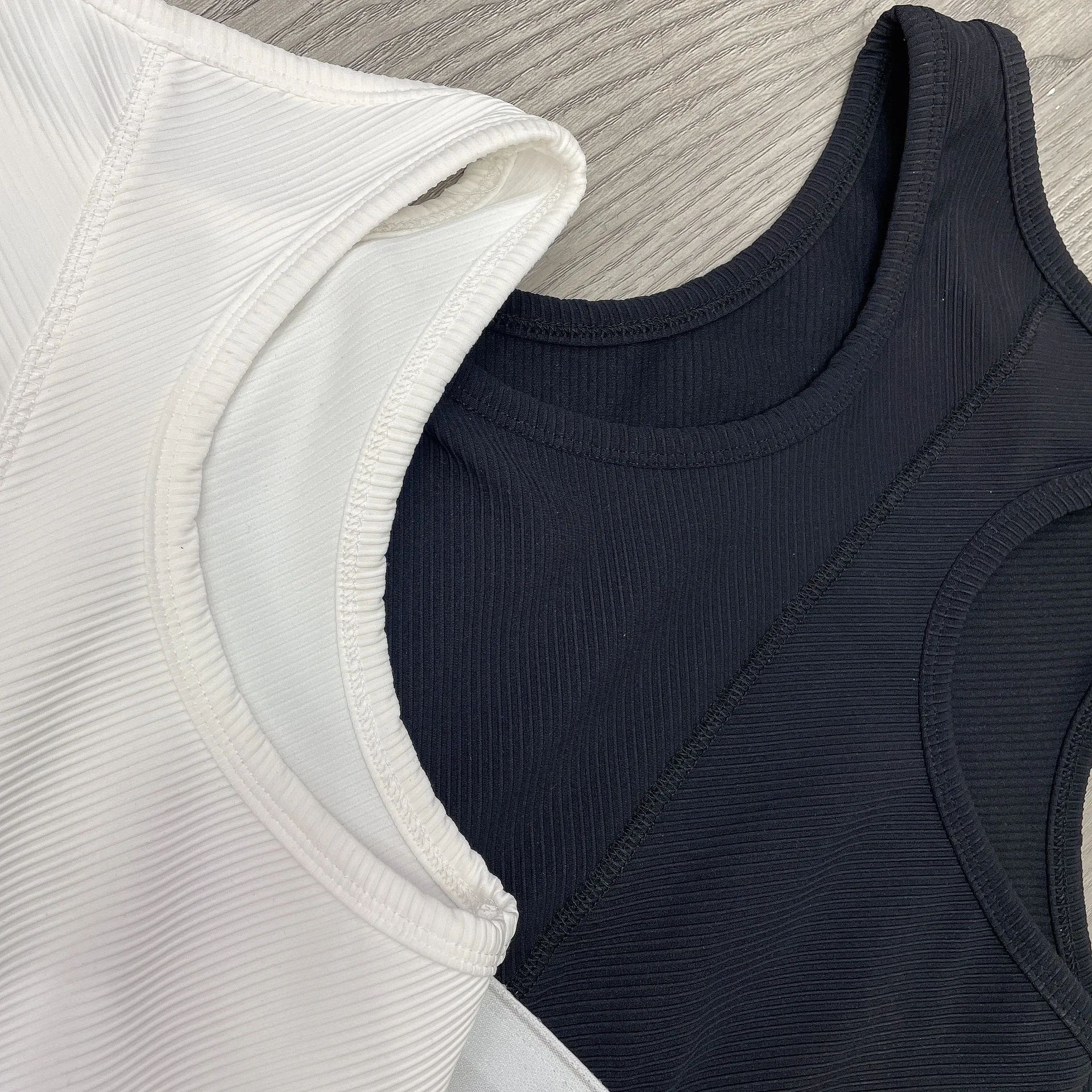 

Alexander AW2021 Amoi Sports Riding Tight Stretch Breathable Twill Fabric Casual Racer Vest Top