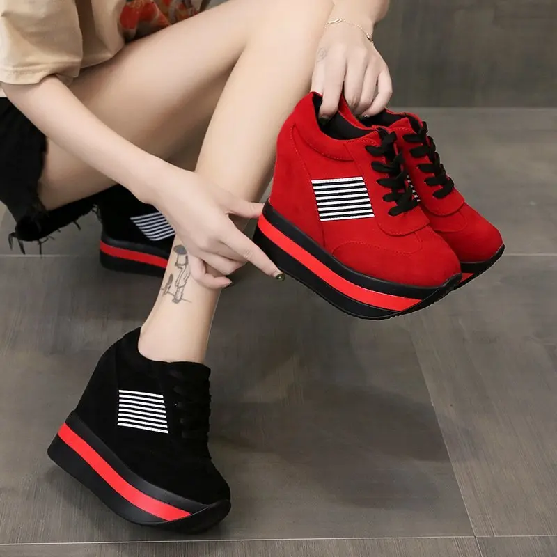 

Женские туфли на платформе, черные, красные, повседневные, на высоком каблуке, для увеличения роста, удобная обувь; Лоферы