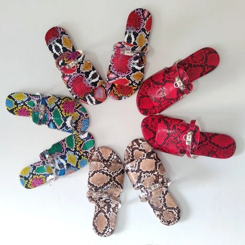 

Summer Women Snake Colorful Pu Leather Metal Decoration Flat Heel Non Slip Rubber Sole Fashion Sexy Ladies Shoes Outdoor Beach