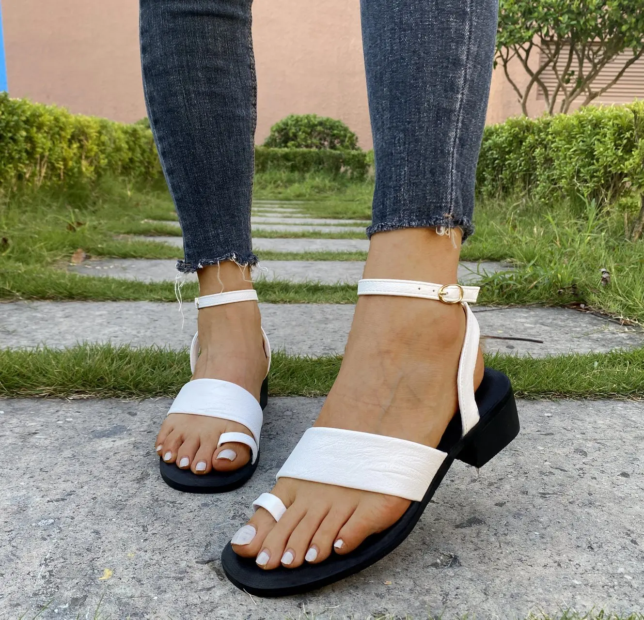 

2021 Summer New Women High Heel Sandals Vintage Elegant Lady Shoes Outdoor Zapatos De Mujer Tacon Sapatos Femininos Buckle Strap