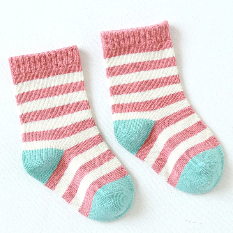 Новинка 2020 Детские хлопковые носки в полоску модные для мальчиков и девочек