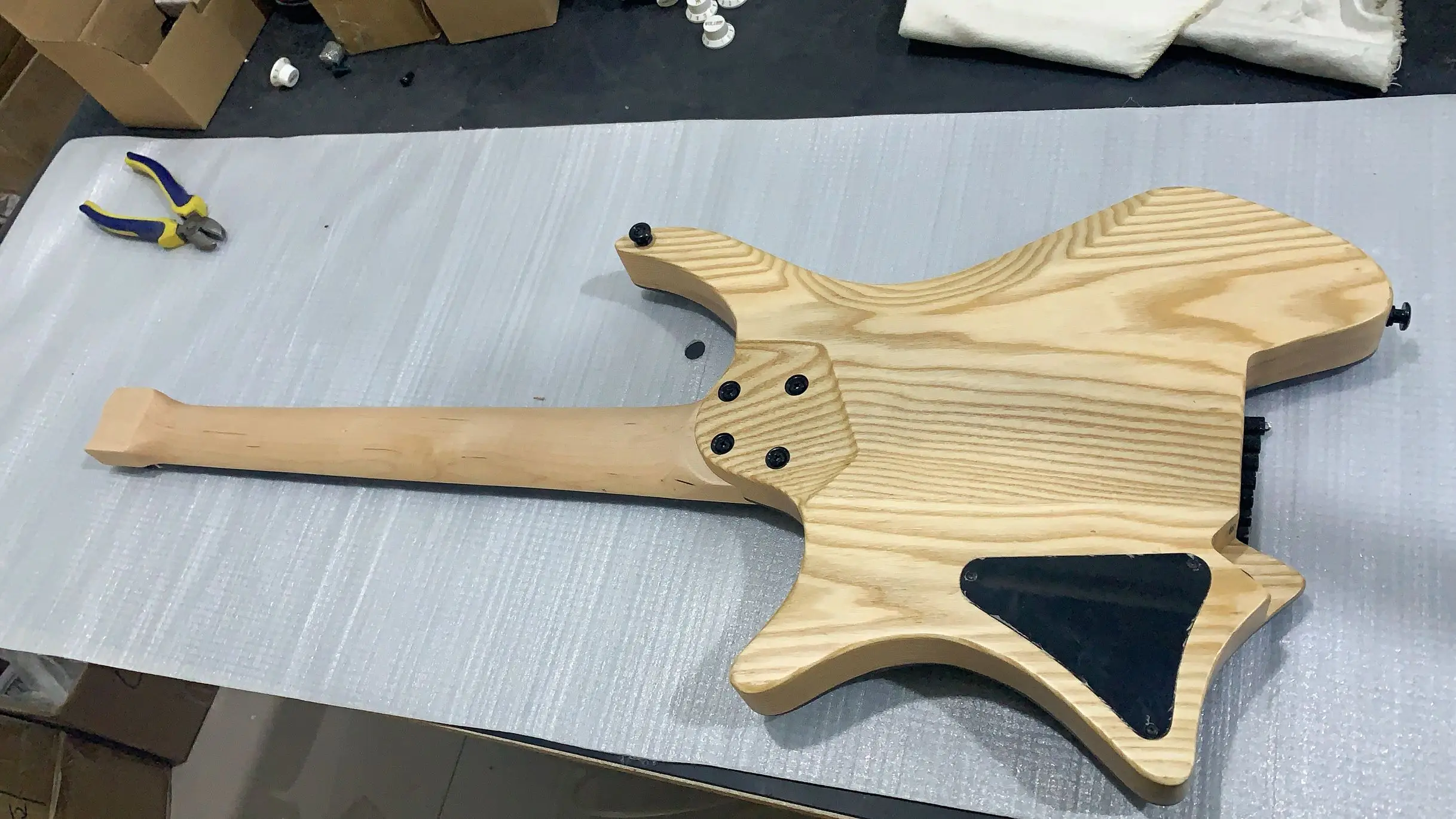 Оптовая продажа гитара без головы электрическая с 7 струнными гитарами Fanned ладом