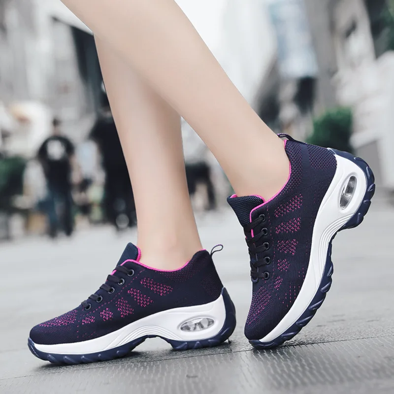 Женская спортивная обувь модные кроссовки на платформе женская танкетке