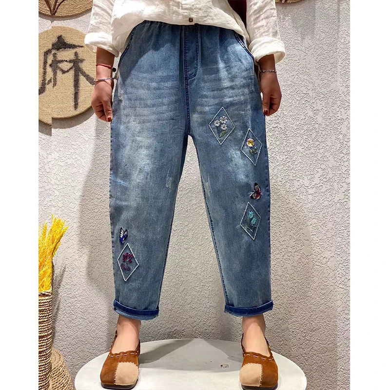 

SOUL OF TIGER British Design Summer 2021 Ladies Flowers Embroidery Jeans Women Casual Cuffs Denim Pants Girl Trousers Plus Size