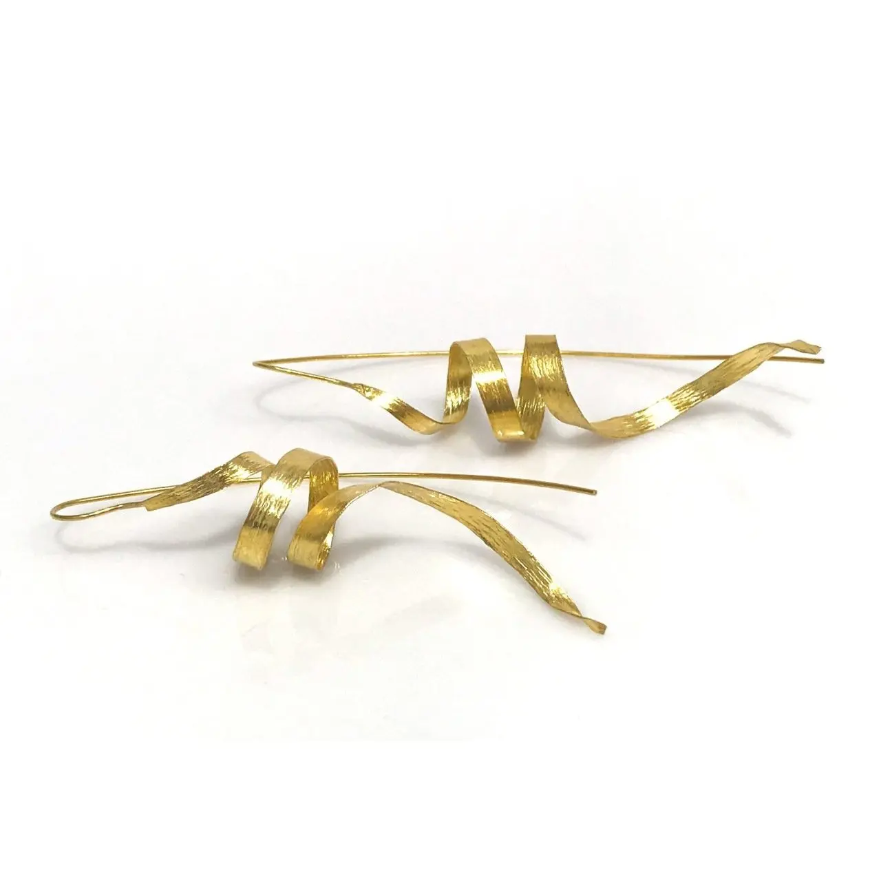 Специальный дизайн 14 карат позолоченные серебряные серьги ручной работы |