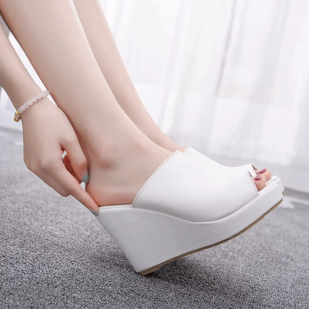 

Large white fish slope heel high heels fish sandals slippers black slope heel sandals cm