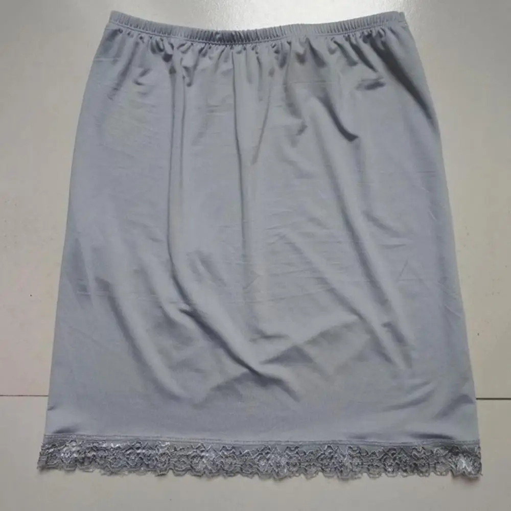 Женская кружевная юбка для офиса белая молочного и белого цвета с эластичным