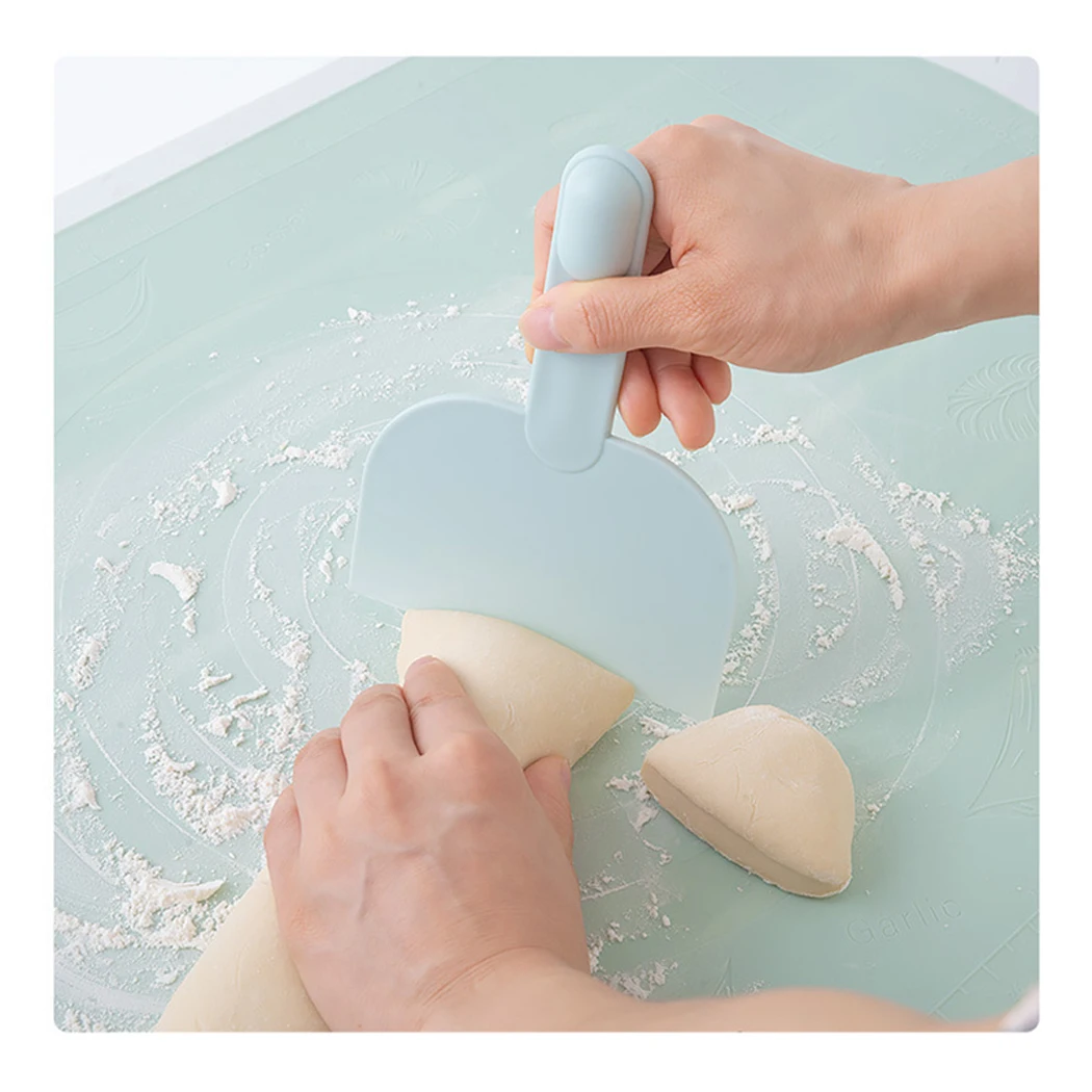 

1pc Dough Scraper Plastic Non-Stick Creative Multifunction Dough Cutter Pastry Chopper For Kitchen Baking & Pastry Tools