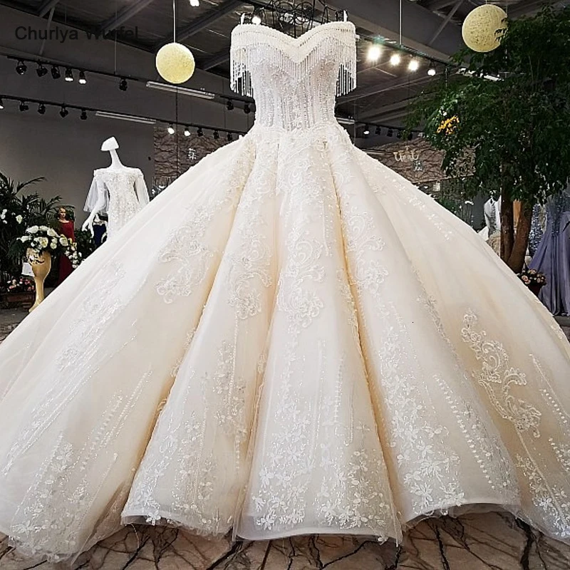 Свадебное платье с открытыми плечами v образным вырезом и шнуровкой цвета