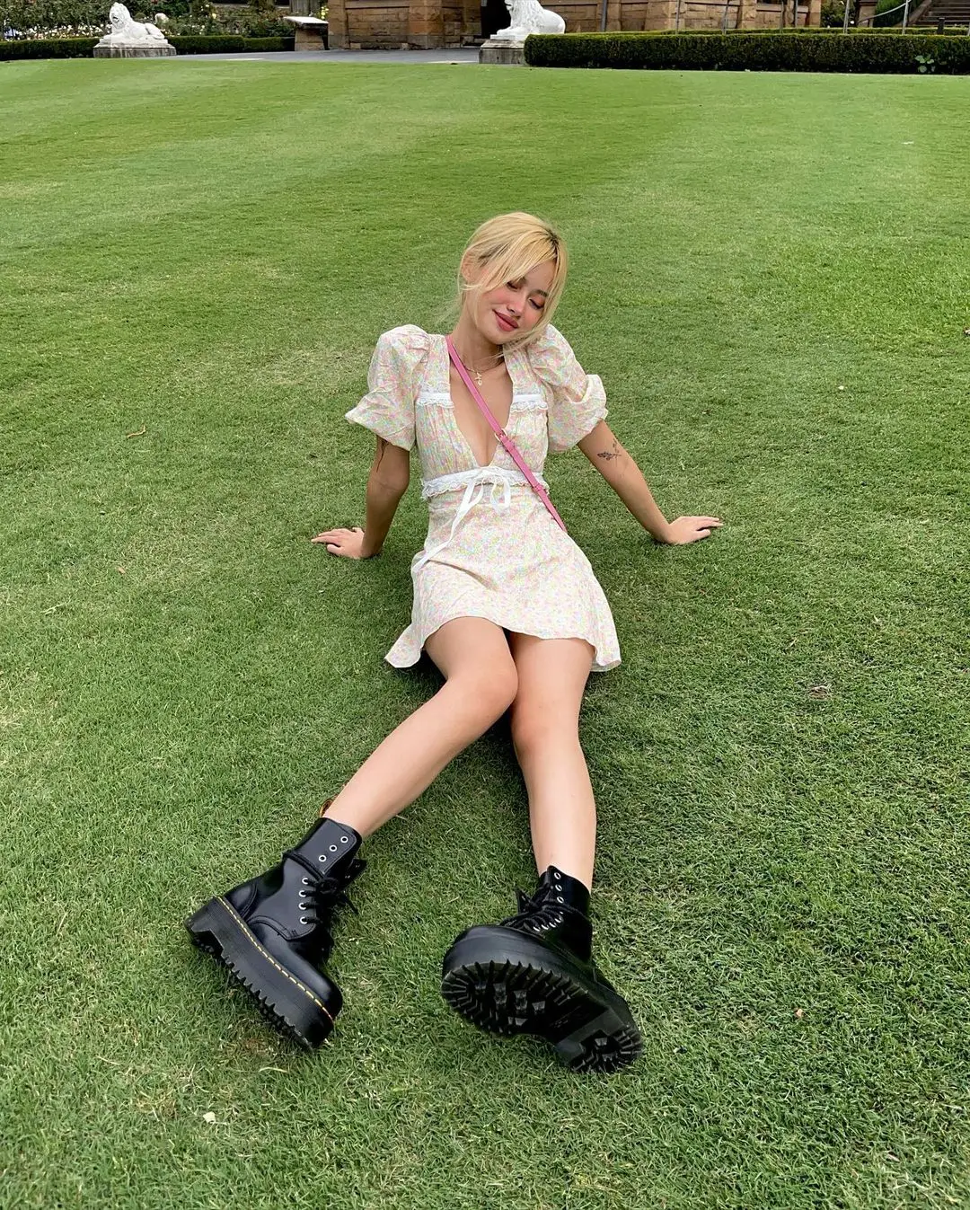 

Женский пуловер средней длины, платье с V-образным вырезом, длинным рукавом, завязкой-бабочкой и открытой спиной, женская одежда на осень 2021