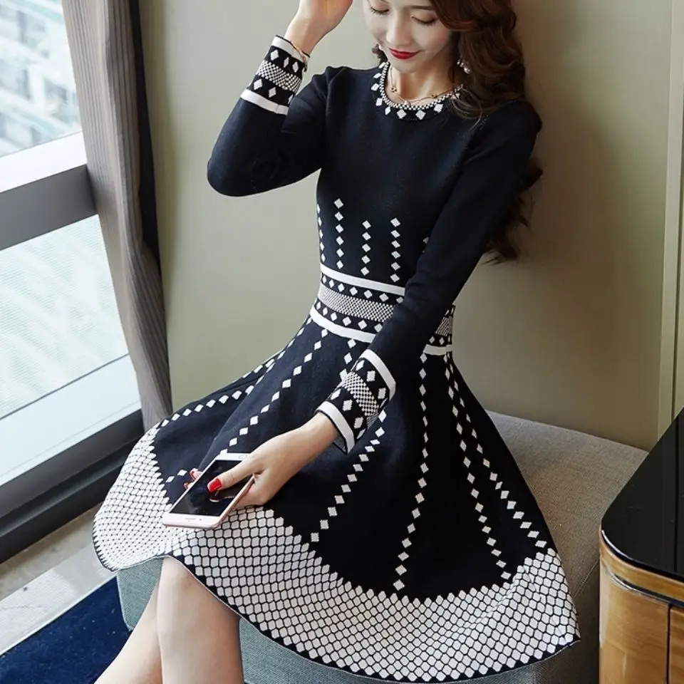 Knitted Dress Autumn and Winter Women's 2021 New Mid-Length Waist-Tight Temperament Slimming Fashionable Small Black | Женская