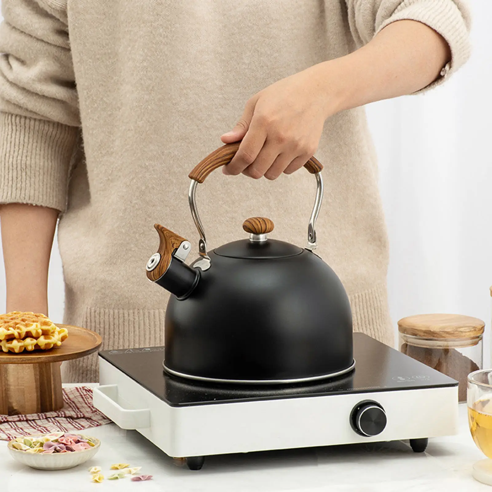 2.5L Нержавеющая сталь со свистком Чай чайник Еда Класс горшок бутылка для воды