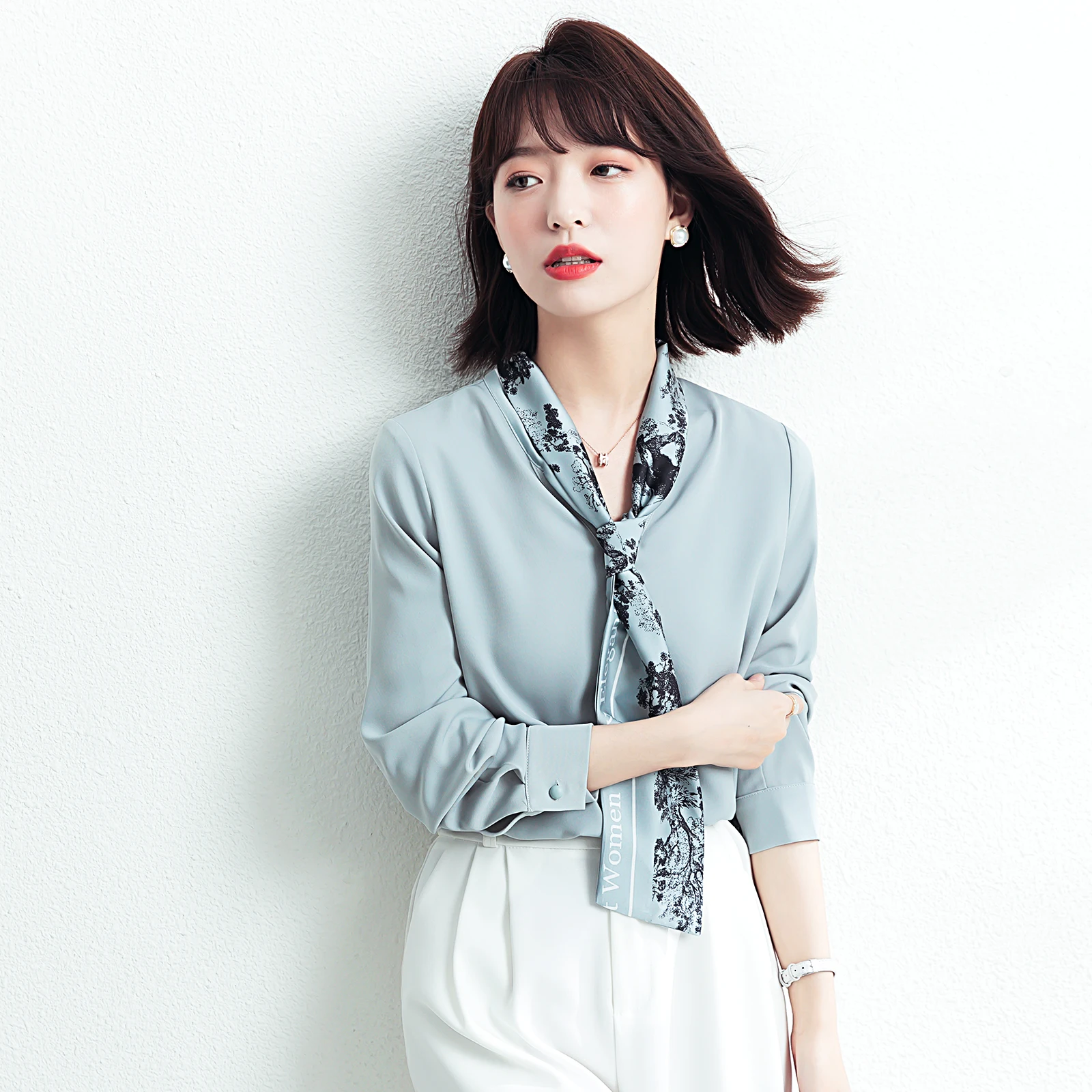 

Chikichi 2021 Spring and Autumn New Fashion High-end Printed Lace-up All-match Chiffon Button Long-sleeved Blouse Women