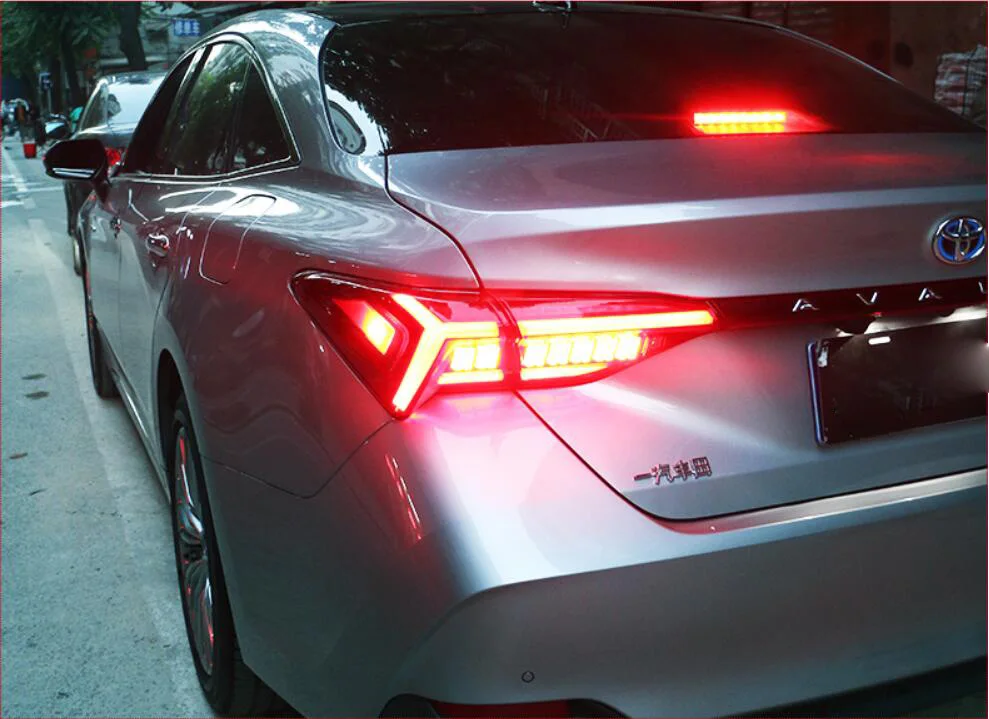 

Dynamic car bumper tail light for Avalon taillight LED 2018 2019 2020year car accessories Taillamp for Avalon rear light fog