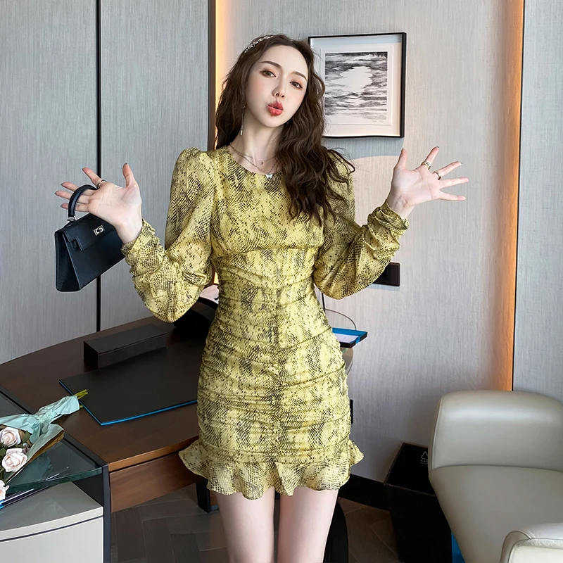 

2021 new autumn print chiffon dress long sleeve ruched short mini dresses yellow puff sleeve dresses for women 2021