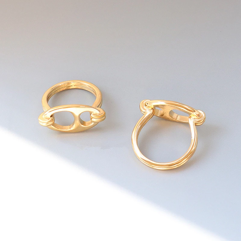 

TOSOKO Stainless Steel Jewelry Geometric Pig Nose Ring Female Fashion Ring New Winter Gift BSA142