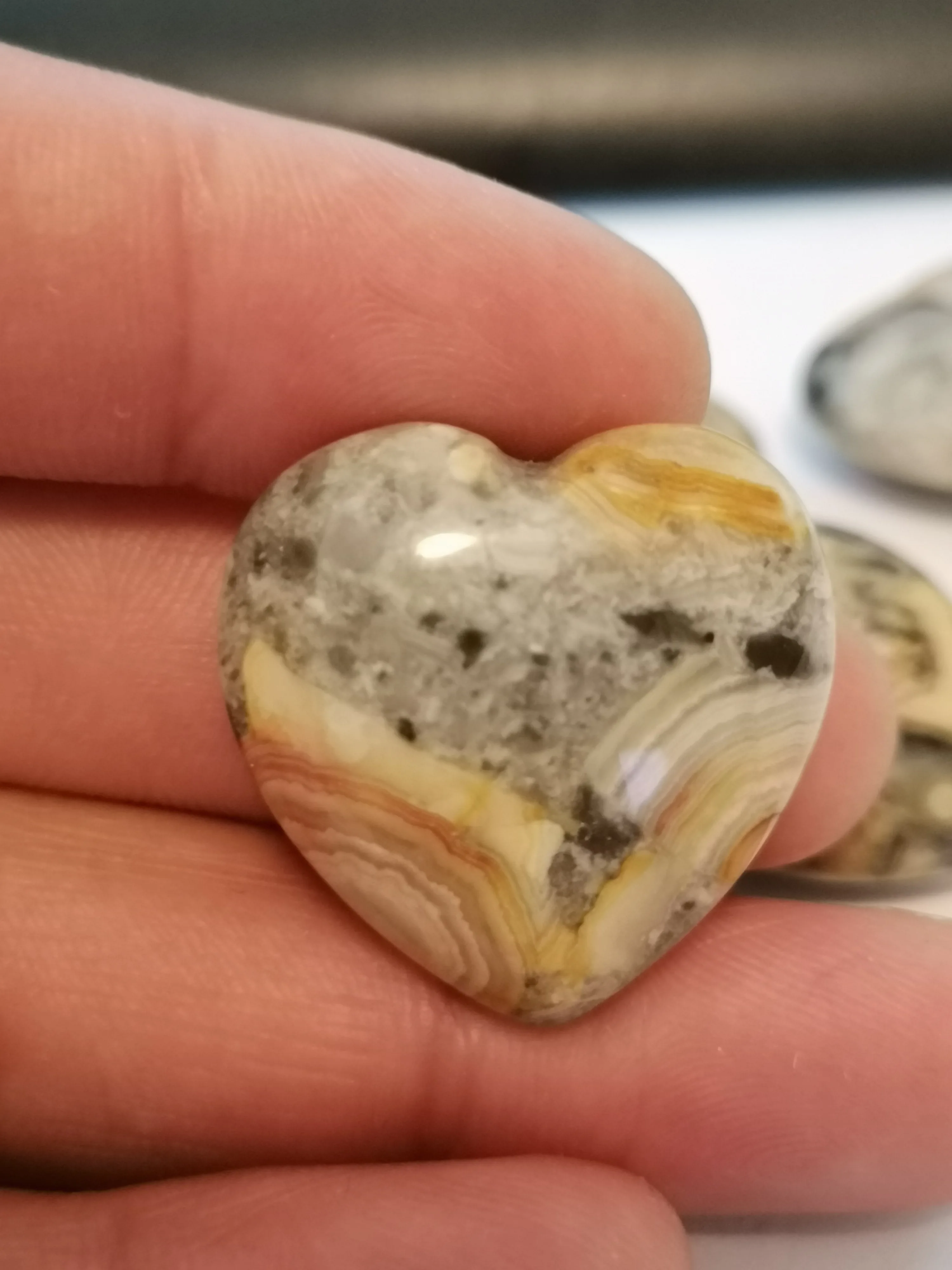 

Natural crazy agate carved crystal heart, is the perfect healing decoration