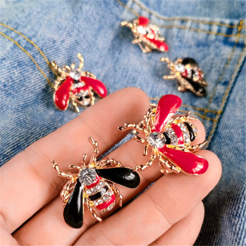 

Brand Design Brooches For Women Insect Series Brooch For Suits Delicate Little Bee Beetle Brooches Rhinestone Pin Jewelry Gifts