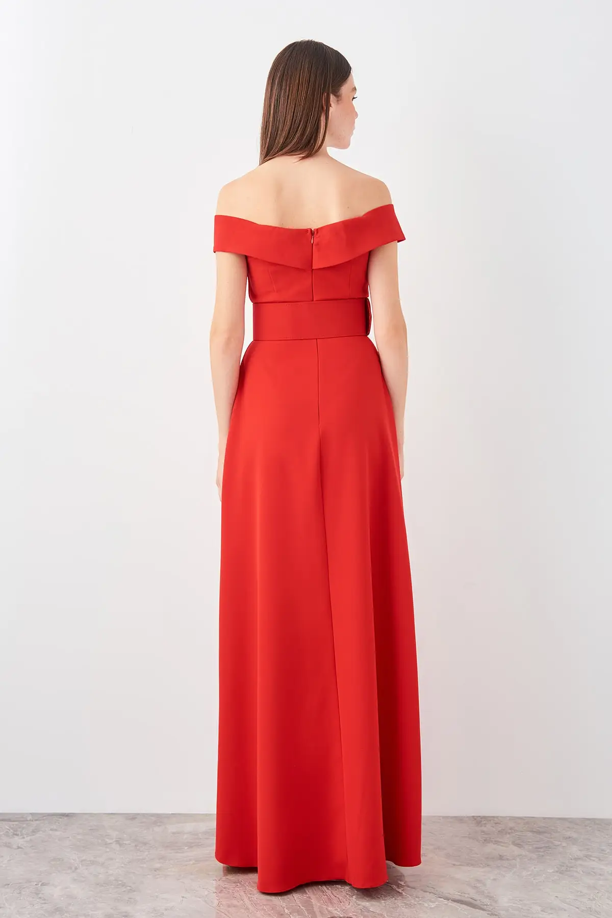 

Trendyol Red Arched Carmen Collar Evening Dress TPRSS19AE0140