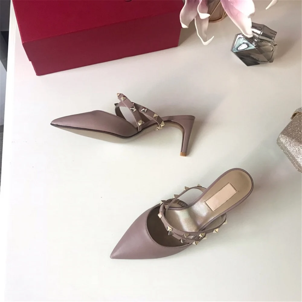 Женские босоножки на высоком каблуке с острым носком из натуральной