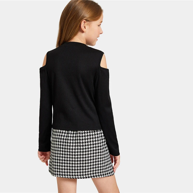 SHEIN/Детский комплект из двух предметов: черная трикотажная футболка с открытыми плечами и юбка в ломаную клетку, г. Осенний повседневный комплект из двух предметов с длинными рукавами
