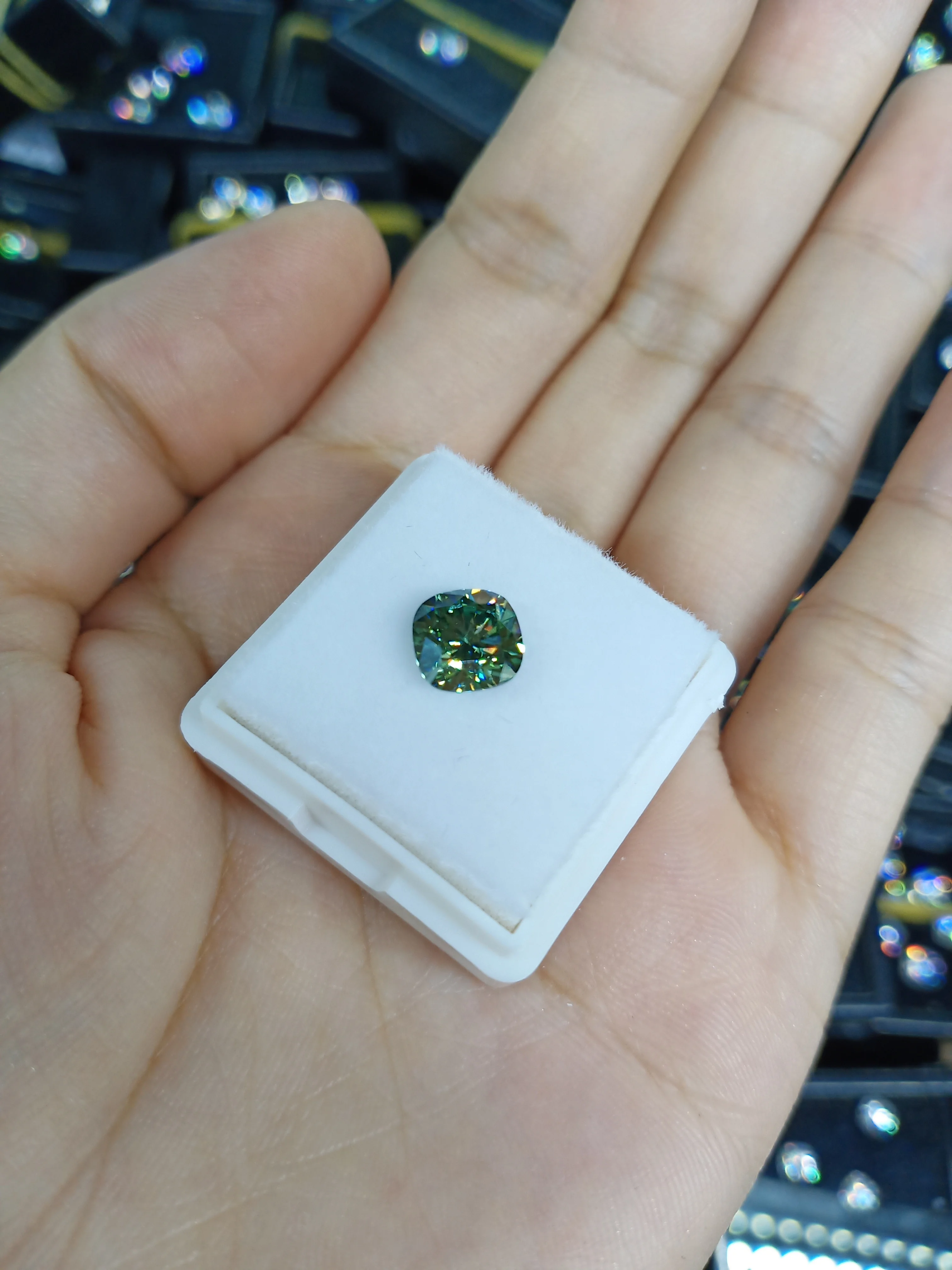 4*4 мм 2020 Подушка вырезана Высокое качество Зеленый VVS1 свободное moissanite АЛМАЗНОЕ