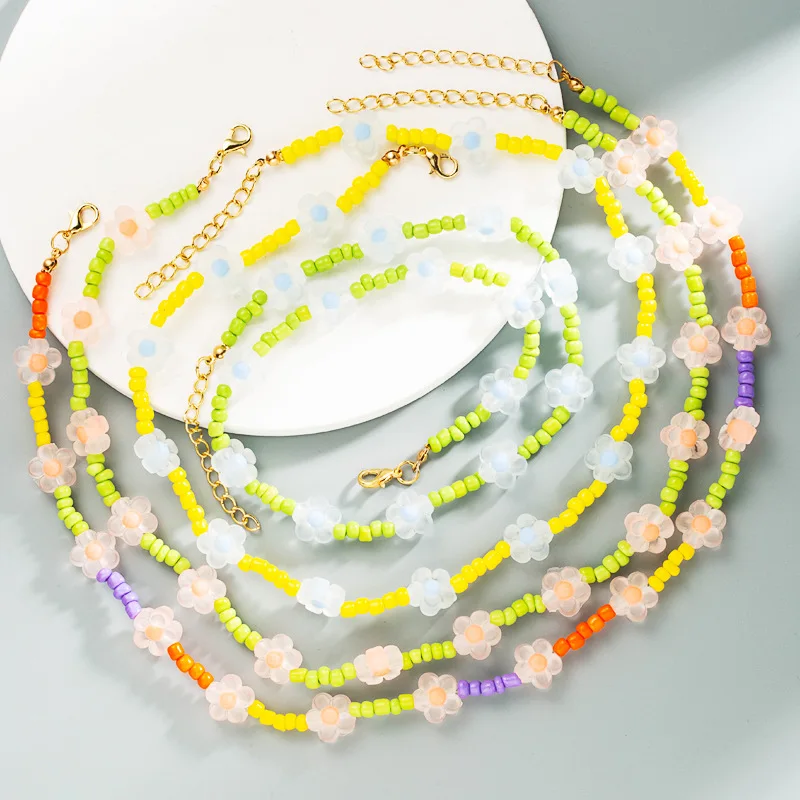 

New Summer Lovely Flowers Daisy Bohemia Colorful Beads Simple Choker Necklace Boho Beach Clavicle Necklace Jewelry for Women