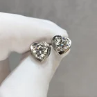 Серьги-сердечки с муассанитом, 18 карат, из белого золота