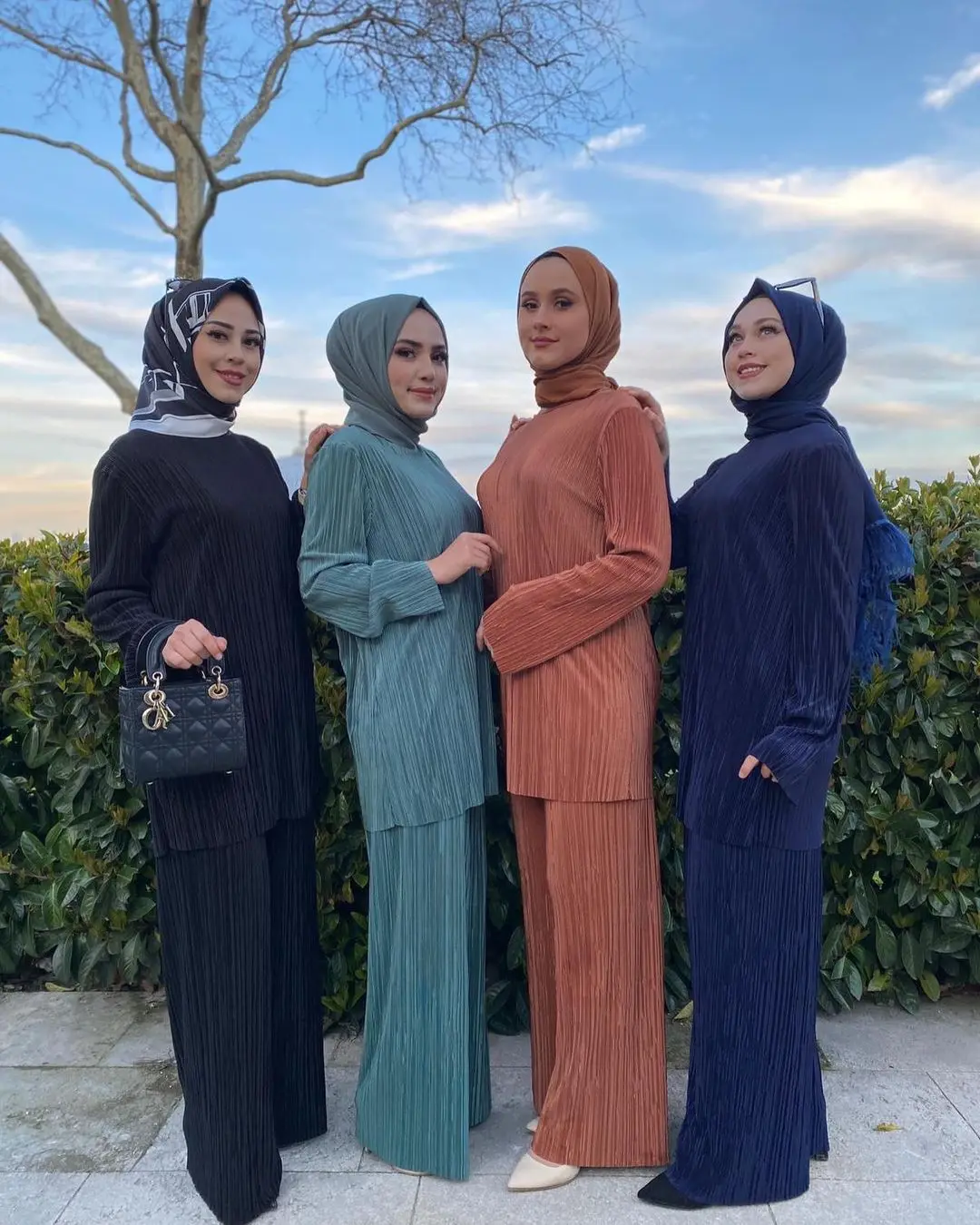 

Eid Mubarek Abaya Dubai Turkey Hijab Dress Muslim Sets Caftan Pleated Abayas for Women kaftan Islam Clothing Musulman Ensembles