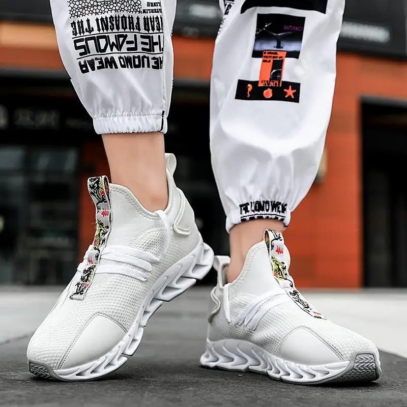 

2021 Summer Hot Sell Men Running Sports Shoes Casual Mens Sneakers Blade Shoes Mesh Lightweight Breathable Walking Gym Footwear