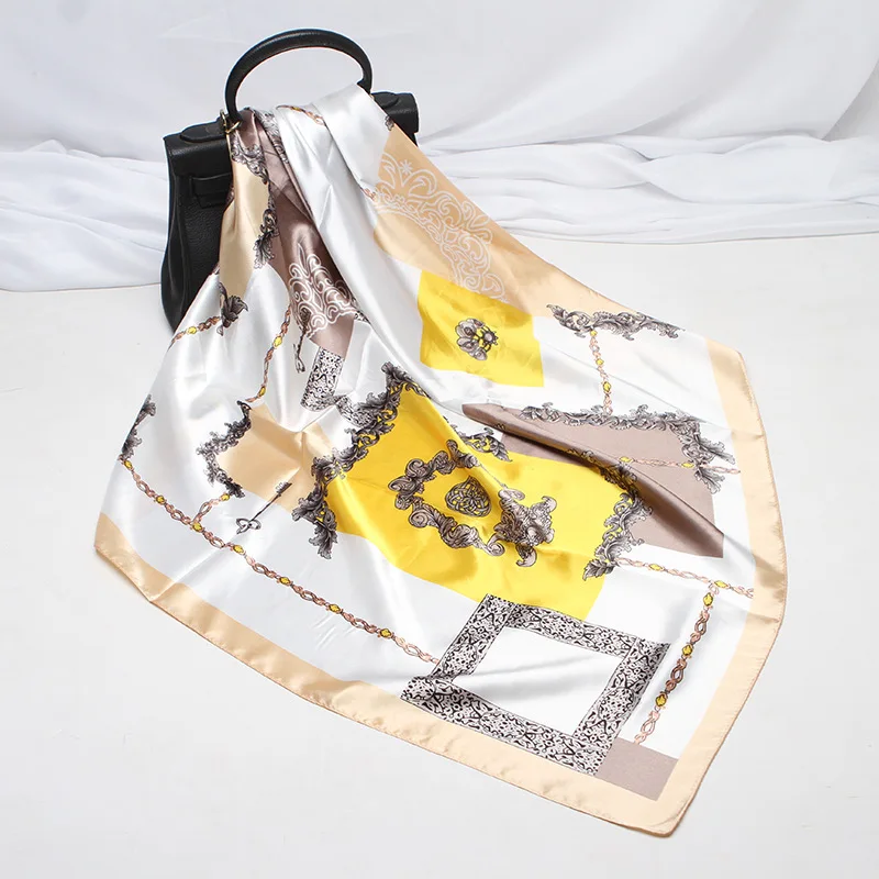 

Autumn and winter new fashion scarf women European and American large square scarf luxury gift silk scarf shawl ladies scarf