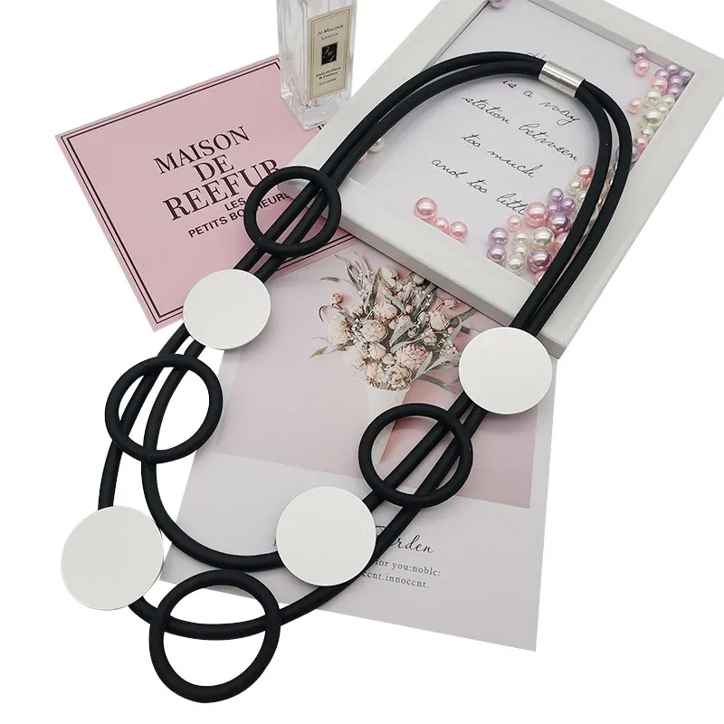 Короткое Колье YD & YDBZ в готическом стиле колье свитер кожаные украшения