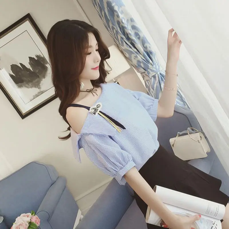 1 шт. женская летняя футболка в полоску с открытыми плечами и короткими рукавами