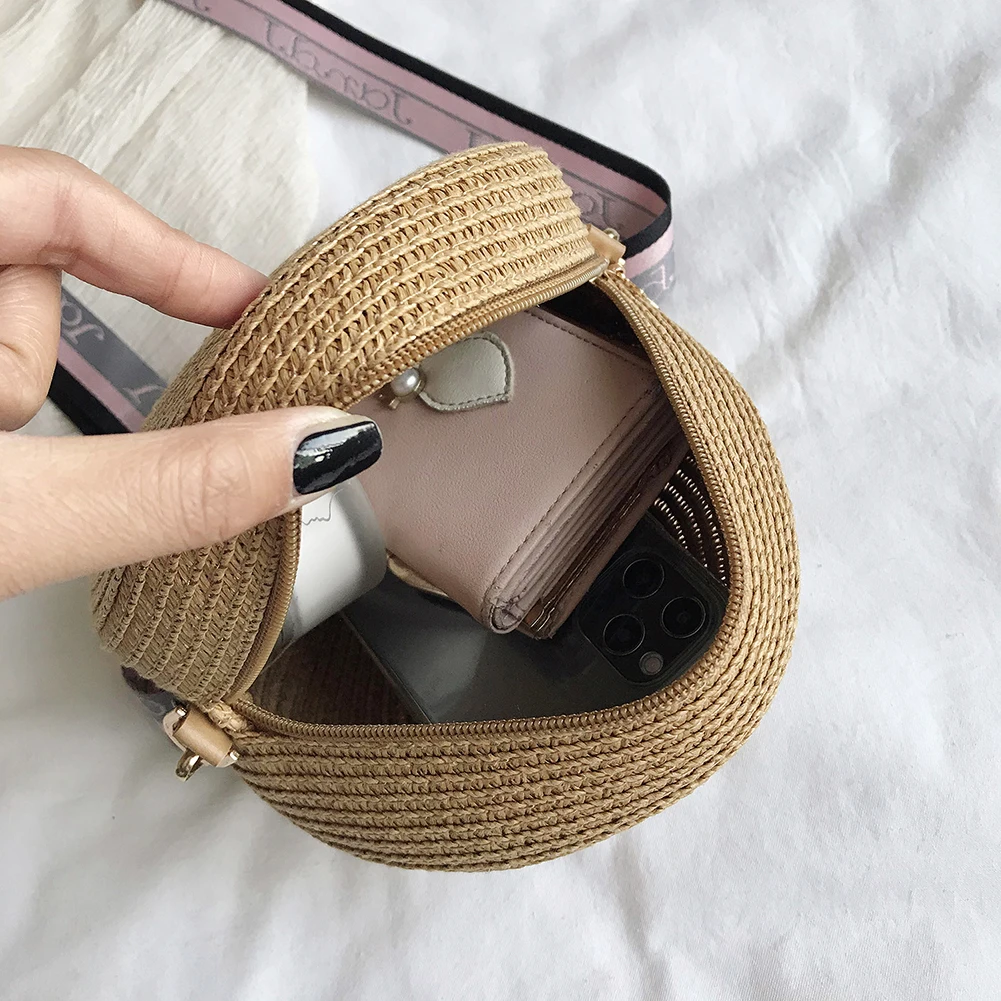 

Girl Round Straw Beach Bag Vintage Handmade Woven Shoulder Bag Raffia Circle Rattan Bags Bohemian Summer Vacation Travel Bags