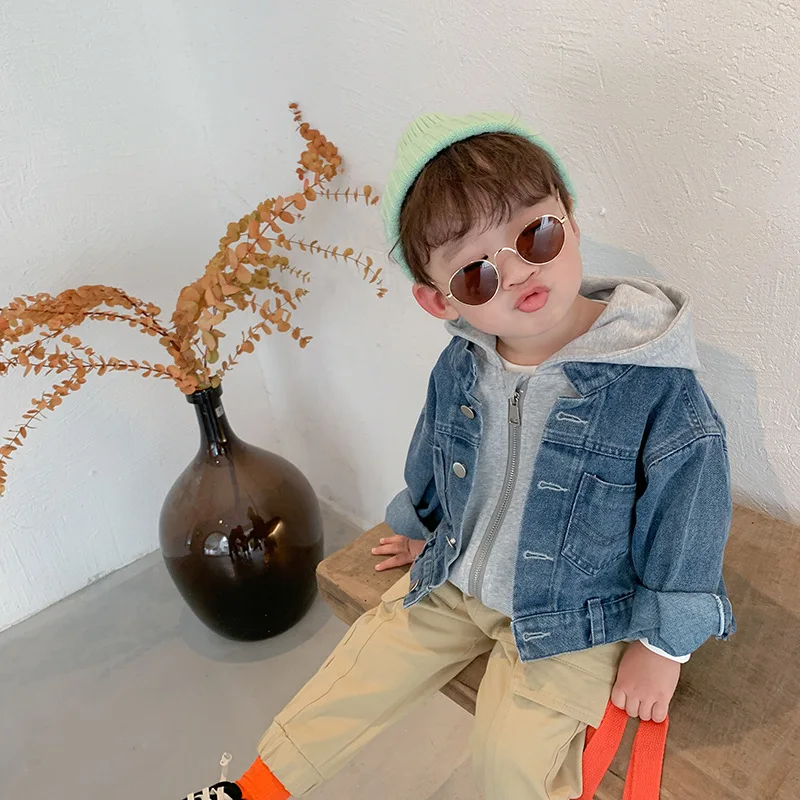 

Детская одежда демисезонная джинсовая куртка из двух предметов с капюшоном для мальчиков и девочек осенняя одежда Топ в западном стиле