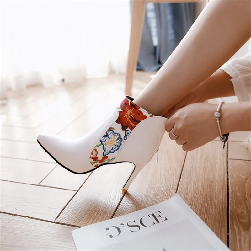 Женские ботильоны на высоком каблуке с вышивкой Качественная обувь из