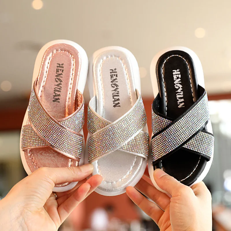 

2021 Summer Leisure Outdoor Kids Girl Slippers Cross-tied Rhinestone Flat Heels Slides Fashion Children Girls House Shoes E04302