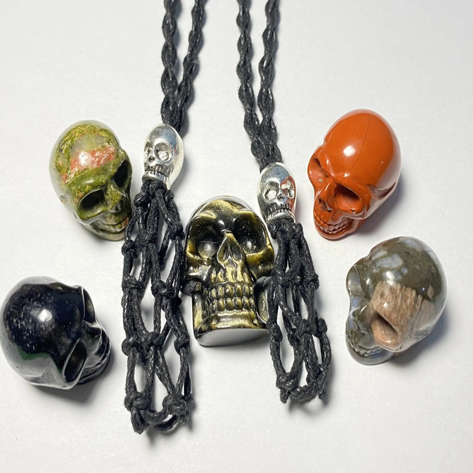 

2pcs Necklace Cord Empty Stone Holder Natural Quartz Crystal Raw Stone Chakra Point Healing Fish Netted Indians Amulets Pendant