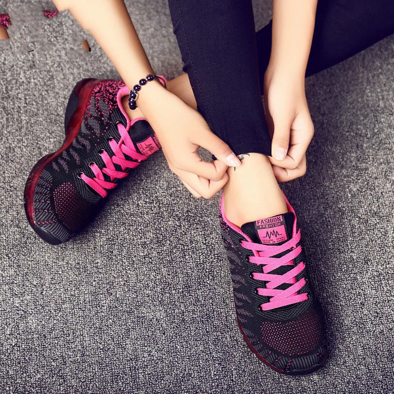 Новые женские кроссовки для бега увеличивающие рост спортивные летние на