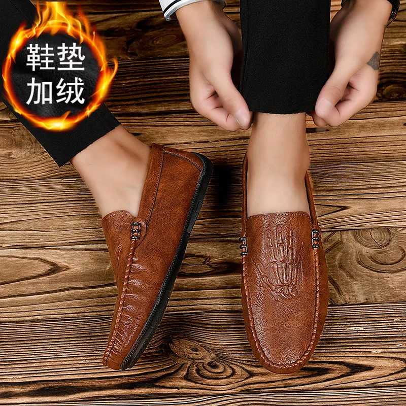 

Plus velvet peas shoes men winter one-step British small leather shoes men soft-soled fashion shoes casual retro lazy shoes