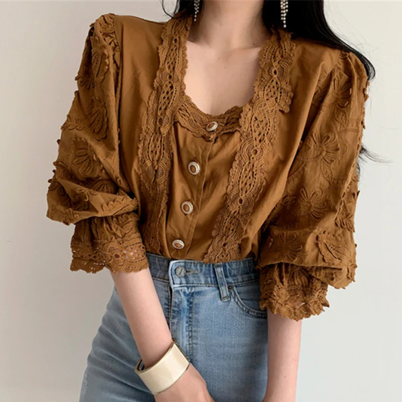 Женские винтажные кружевные блузки с квадратным вырезом белые расклешенными