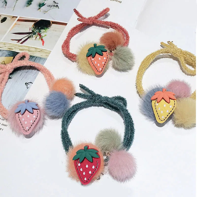 Детские зажимы для волос с помпонами из искусственного меха в виде клубники